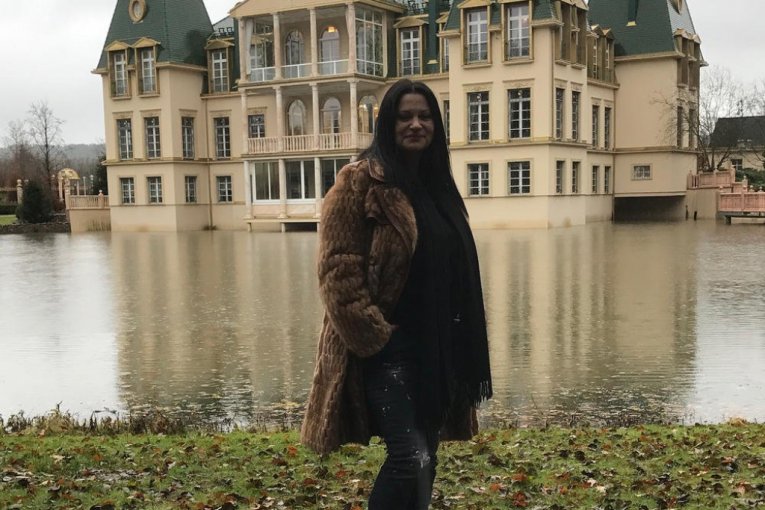 Jana Todorović u dvorcu svog svekra