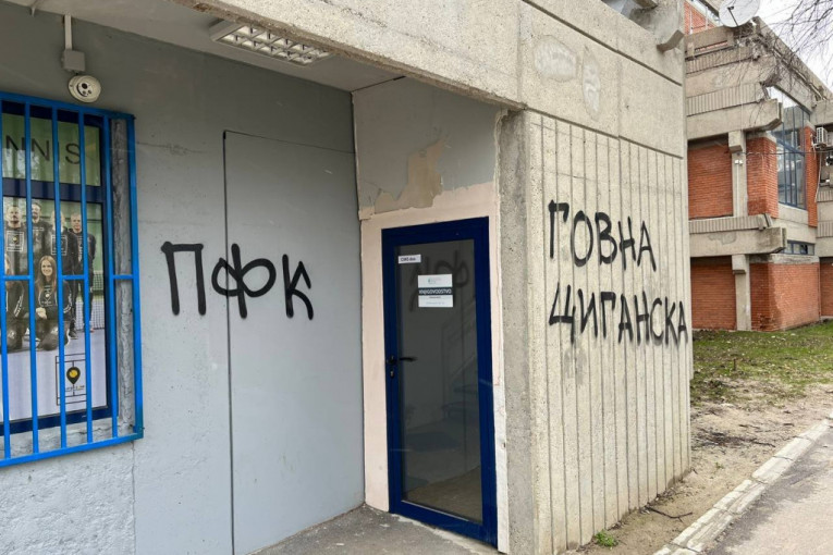 Vandali uništili Pionir