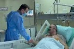 PUCALI NA MILJANA SAMO ZATO ŠTO JE SRBIN! Petar Petković obišao Srbina ranjenog u Kosovskoj Mitrovici: Preneo sam mu pozdrave predsednika Vučića!