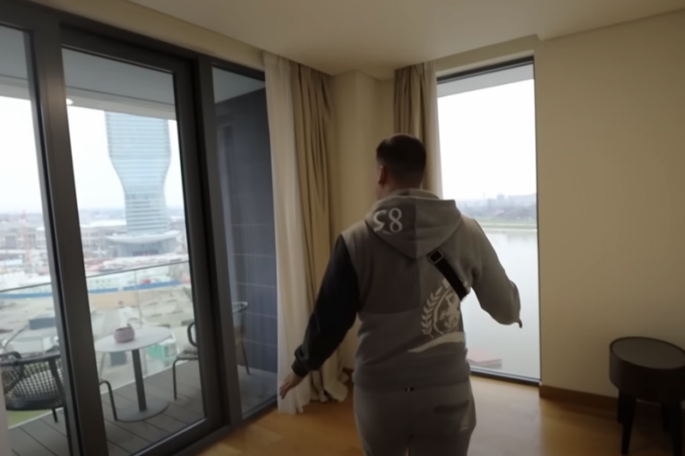 Baka Prase napravio radnu sobu sebi