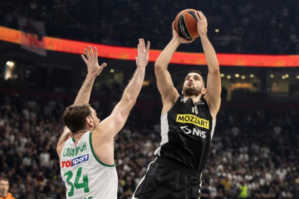 KATASTROFA: Krilni košarkaš OPERISAN - u nastavku Evrolige bez iskusnog stranca!