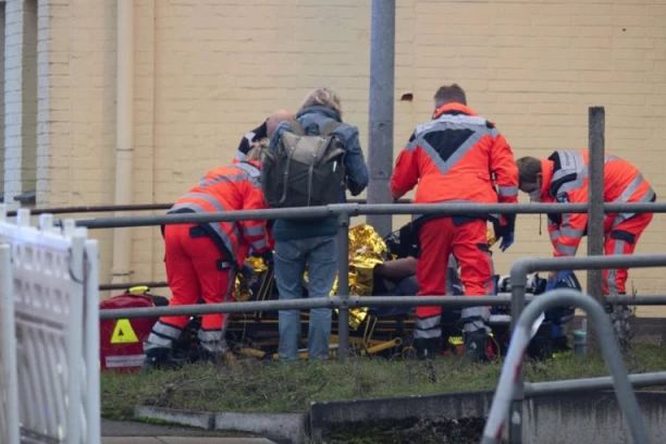 ĆERKA POKUŠALA DA ZAPALI MAJKU GRADONAČELNICU! Grad u potpunom šoku, evo šta se dogodilo 24 sata pre užasa