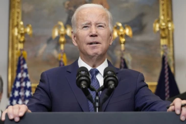 BAJDEN PRELOMIO: Amerikanci šalju tenkove Ukrajini