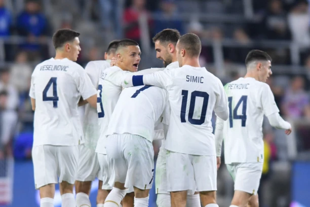 SRBIJA OSVOJILA AMERIKU: Bravure Ilića i Simića, preokret Piksijevih "orlova" u Los Anđelesu! (VIDEO)