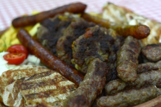 ĆEVAPI I KAJMAK ZA JUGOSLAVIJU U MALOM: Influenseri i novinari iz regiona dolaze u Beograd da probaju ONO NAJBOLJE ŠTO IMAMO