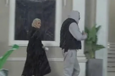 CAR NAPUSTIO BELU KUĆU! Filip IZLETEO napolje, za njim i Dušica Jakovljević, PREKID PROGRAMA!