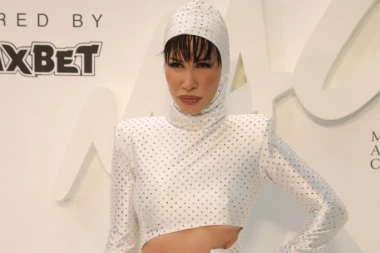 NIKOLIJA SVA U PODLIVIMA! Igrala oko ŠIPKE, pa završila u masnicama! (VIDEO)