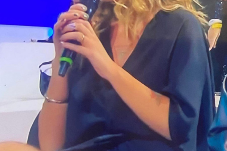 Voditeljka Una Senić pokazala gaćice na dodeli MAC nagrada 2023