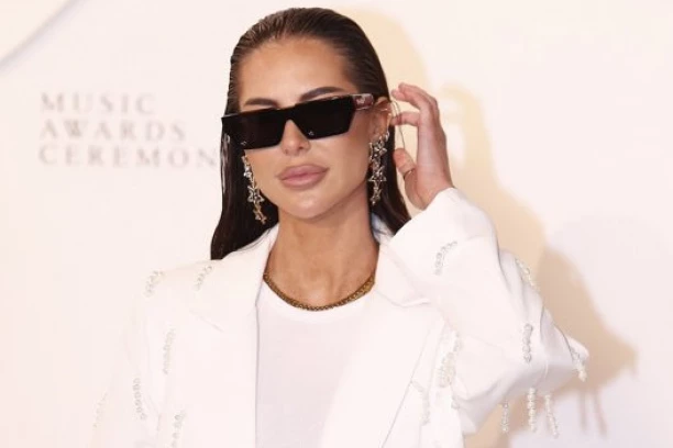 ZORANNAH UPECALA NOVOG FUDBALERA STRANCA: Influenserka uhvaćena sa ovih frajerom! (FOTO)