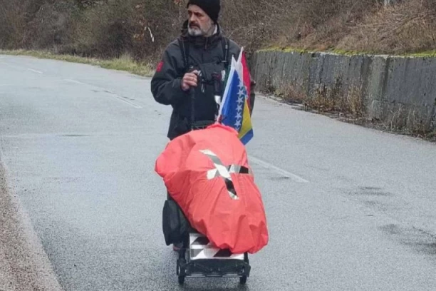 KRENUO NA HODOČAŠĆE DUGO 6.600 KILOMETARA: Pešice preko Austrije, Slovenije, Bosne i Srbije do Meke!