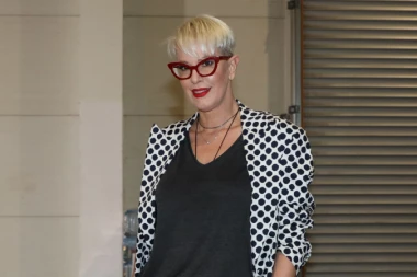 VOLIM MOJE NEPRAVILNE ZUBE! OSTAVITE ME NA MIRU! Tijana Dapčević odbrusila hejterima!