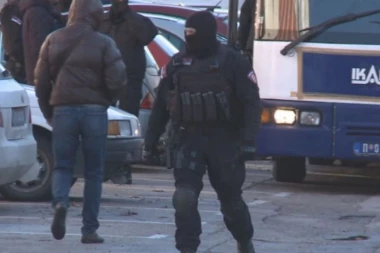 LOPOVI U OKOLINI ČAČKA PUSTOŠILI KUĆE: Krali sve što im se našlo na putu!