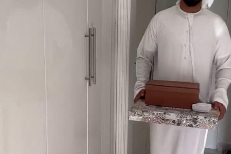 Soudi dobija poklone