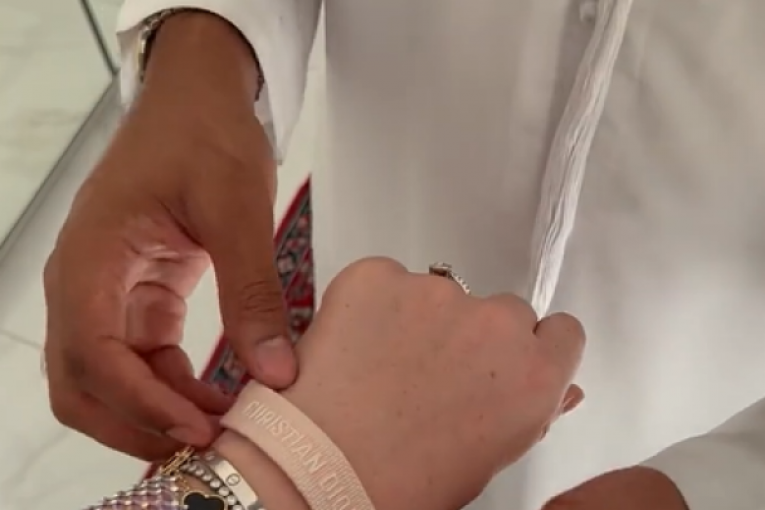 Soudi dobila narukvicu od supruga