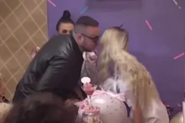 NAKON VRELE AKCIJE CARA I ALEKS, OGLASIO SE FILIPOV KUM: Simpatičnija je od Maje koja ga je vređala!