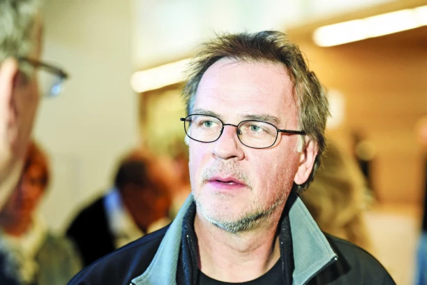 "NEDOSTAJE MALENIH DUŠA OSAM..." Žarko Laušević posvetio pesmu ubijenoj deci u vračarskoj školi!