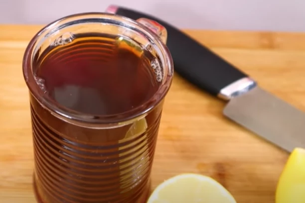 OVAKO SE SPREMA ČAJ OD LOVORA ZA KAŠALJ KOJI NE PRESTAJE: Dodate mu jedan ZAČIN, i simptomi odmah prestaju!