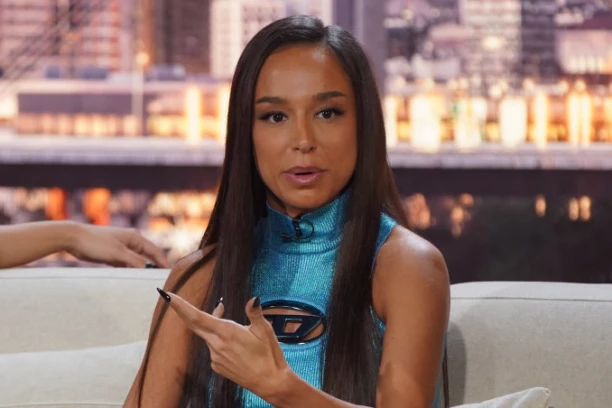 ŠOK PONAŠANJE EDITE ARADINOVIĆ?! Izvređala Senidah na NACIONALNOJ OSNOVI, pevačicu svi osudili - ŠTA JOJ SE DESILO? (VIDEO)