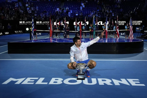 NEIZLEČIVA BOLEST: Albanski mediji nemaju SRAMA, nisu napisali NIJEDNU reč o Đokovićevoj tituli na Australijan openu! (FOTO)