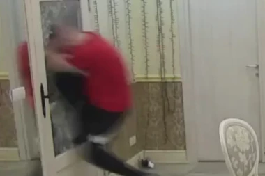 MONSTRUOZNE SCENE U ZADRUZI: Zvezdan se bacio kroz prozor, hteo da se ISKASAPI do kraja! (VIDEO)