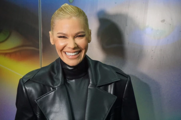 NATAŠA BEKVALAC PODELILA FOTOGRAFIJE SA POROĐAJA! Pevačica ćerki Katji kojoj je danas rođendan uputila emotivne reči! (FOTO)