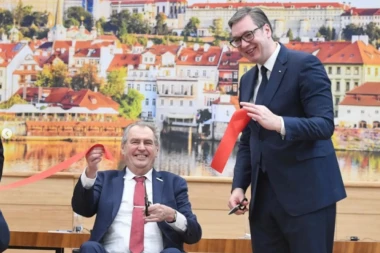 VUČIĆ I ZEMAN OTVORILI OBNOVLJENI ČEŠKI DOM: To će biti mesto susreta naša dva naroda! (FOTO)