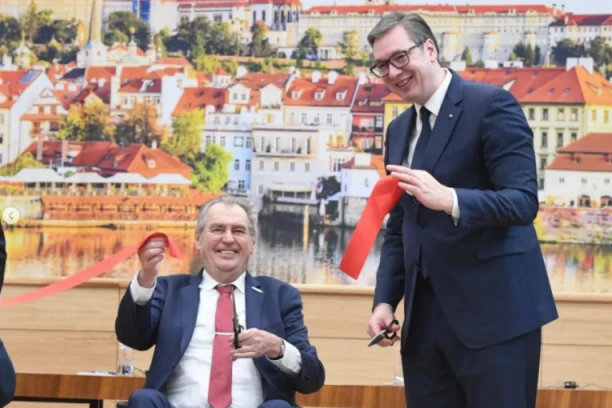 VUČIĆ I ZEMAN OTVORILI OBNOVLJENI ČEŠKI DOM: To će biti mesto susreta naša dva naroda! (FOTO)