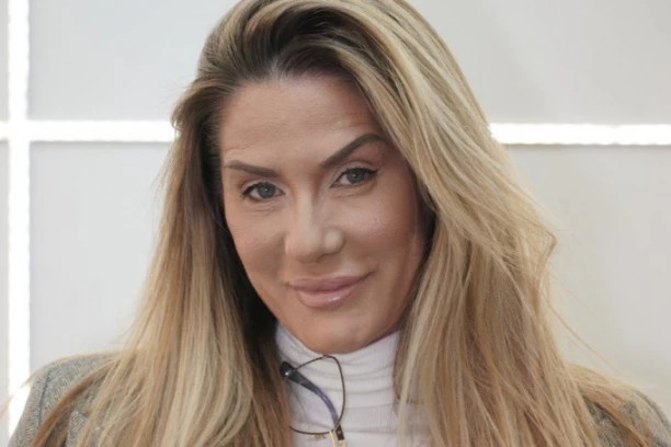 OVO JE MAJKA ANE ĆURČIĆ! Svi kažu da je Zvezdanova bivša prava RIBA, a tek da vidite od koga je sve nasledila! (FOTO)