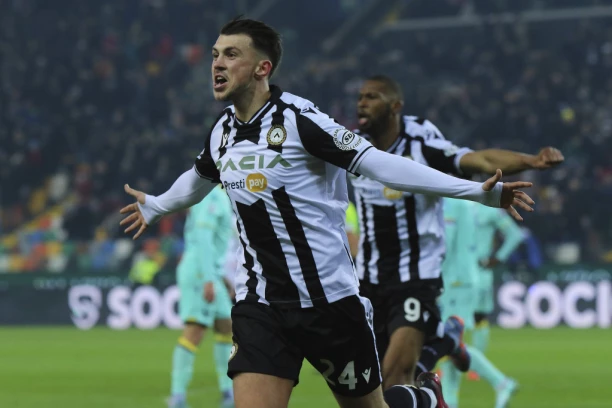 NEMCE ŠIJEMO KAO DA JE 1944. GODINA: Osladilo nam se da pobeđujemo "pancere"