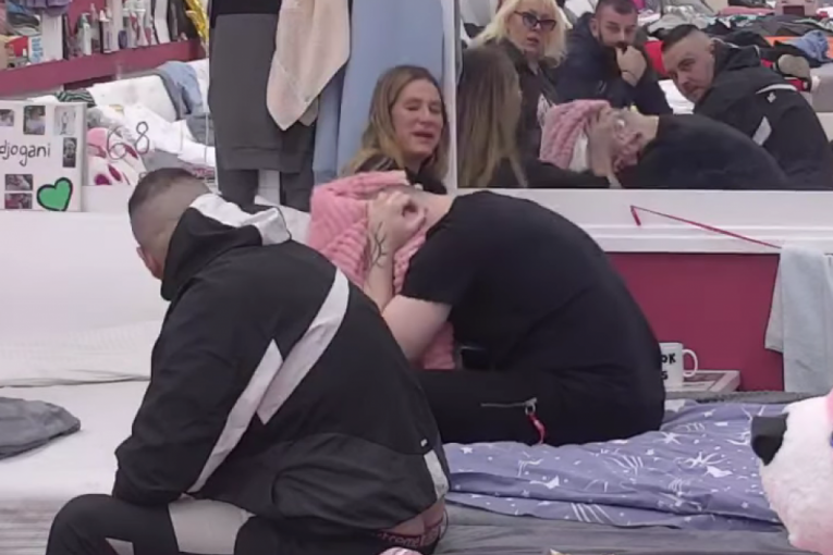 Zvezdan vrišti od plača u ćebe, Ana ga teši Zadruga 6