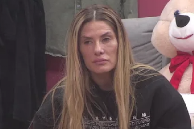 Zvezdan pao na kolena, plače u Aninom krilu Zadruga 6