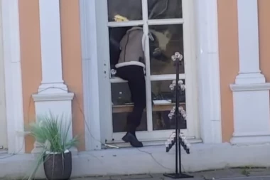 POBEGLA ANĐELA! Zvezdanova ljubavnica PUKLA pod pritiskom, pa IZLETELA iz Zadruge kroz prozor! (VIDEO)