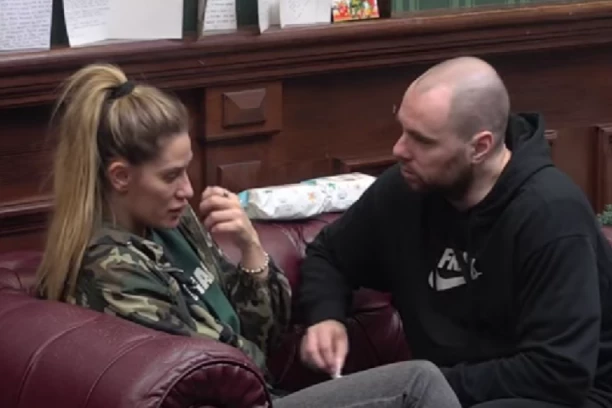 RAZOTKRIVEN TAJNI RAZGOVOR ZVEZDANA I ANE! Bivši robijaš na kolenima molio bivšu, evo šta je zahtevao od nje! ŠOK! (VIDEO)