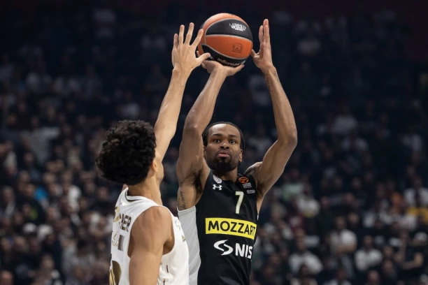CRNO-BELI PREGAZILI ASVEL: Partizan sjajnom igrom demolirao NEMOĆNE Francuze!