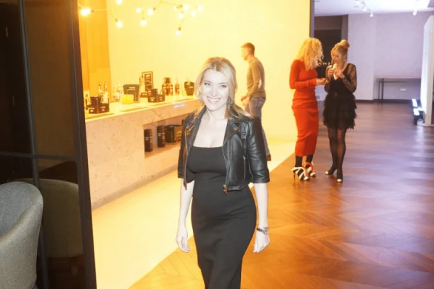 ISKEŠIRALA 3.000 EVRA ZA SOBU! Anđelka Prpić broji sitno do porođaja, a za bebu je pripremila samo najbolje!