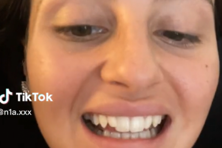 Nia pokazala svoje zube