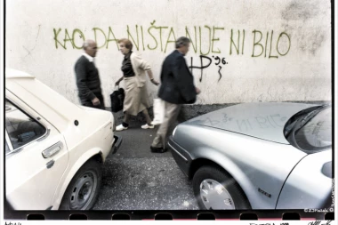 IZLOŽBA "TRAG U VREMENU" ZORANA JOVANOVIĆA MAČKA: Od Slaninijade u Kačarevu do bombardovanja Srbije