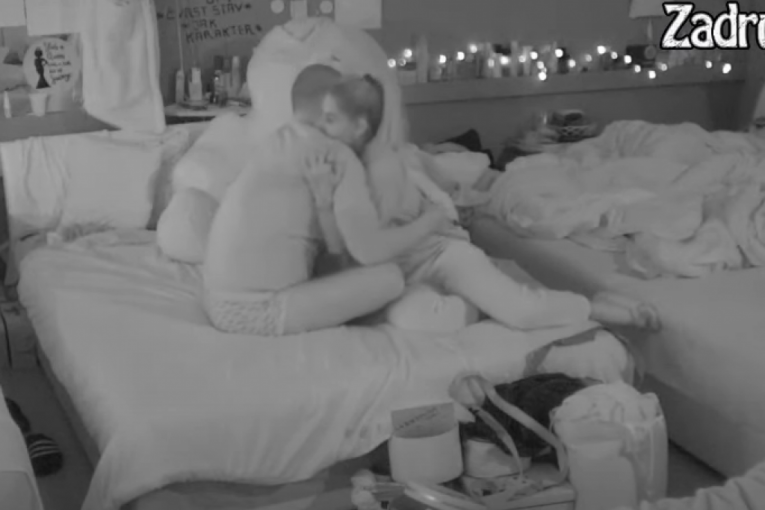 Zvezdan Slavnić i Ana Ćurčić razmenjuju nežnosti na krevetu Zadruga 6