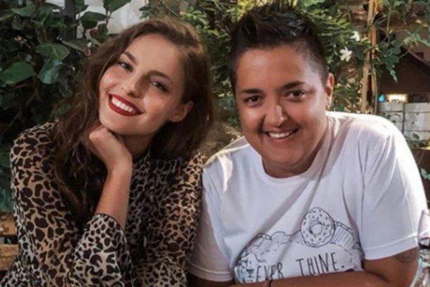 MARIJA ŠERIFOVIĆ NAKON DŽEJLE PREŠLA NA NOVU ZVEZDE GRANDA: Dobila šut-kartu od Ramovićeve, pa joj proradila sujeta - evo na koga je BACILA OKO, tviteraši je razapeli! (VIDEO)