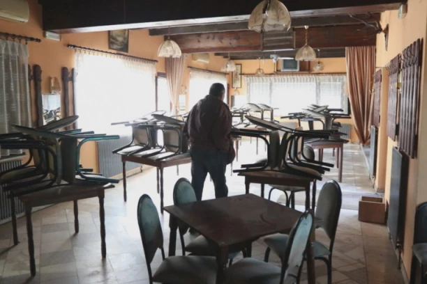 IMA SAMO JEDAN USLOV: Milan iz Lazarevca poklanja dve kuće, restoran i imanje poštenim i čestitim ljudima (FOTO)