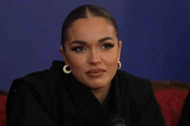 DŽEHVIN BIVŠI POKAZAO NOVU DEVOJKU: Udario Teodori žestoku kontru, posle ovoga mu se neće obratiti!