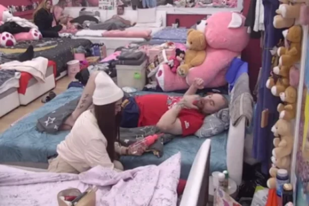 DRAMA! Anđela napala Zvezdana nikad surovije, sastavila ga sa zemljom! (VIDEO)