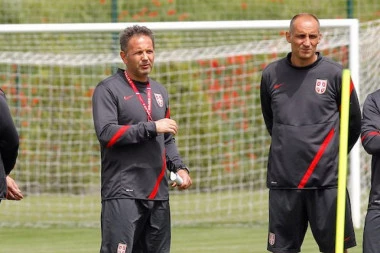 ALEKSANDAR KOCIĆ BEZ DLAKE NA JEZIKU: Spektakl za Mihu je organizovala Vojvodina! Zna se da će Zvezda biti šampion