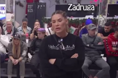ANA ĆURČIĆ OGOLILA DUŠU DO KOSKE: Zvezdanova bivša ga isprovocirala, tenzija u Zadruzi dostigla vrhunac! (VIDEO)