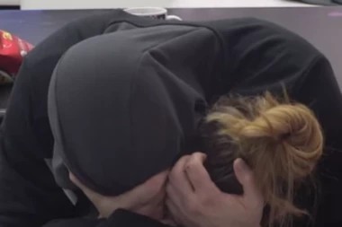 NAKON HAOSA, ZVEZDAN ZAJECAO U ANINOM KRILU! Oboje plaču kao kiša, MUK u Beloj kući