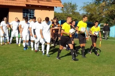 PLEJADA MLADIH IGRAČA OBUKLA DRES PARMENCA: Bivši zonaš postavlja zdrave osnove u igračkom kadru!