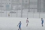 ZIMA, ZIMA, E PA ŠTA JE: Sneg se urotio protiv fudbala - Takovo i Sloga zavejani podno Rudnika! (FOTO GALERIJA)
