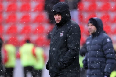 PETRIĆ BEZ DLAKE NA JEZIKU: Žao mi je momaka što su igrali po ovakvom terenu, ČETIRI GLAVE SU PUKLE!