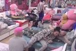 MAJA ZAVRŠILA U ZVEZDANOVOM KREVETU, A ONDA PAO SOČAN POLJUBAC: Starleta bacila oko na Slavnića, pa mu ruku stavila OVDE! (VIDEO)