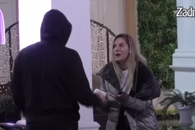 ZVEZDAN IZBACIO ANU GOLU NA ULICU, MONSTRUOZNA SCENA: Slavnić je terao na odnose nakon batina!